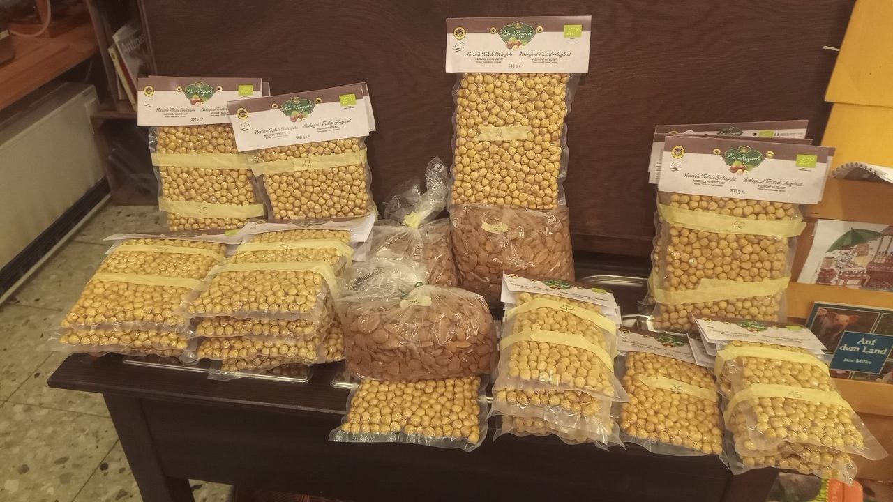 Haselnüsse aus dem Piemont in Verpackungen